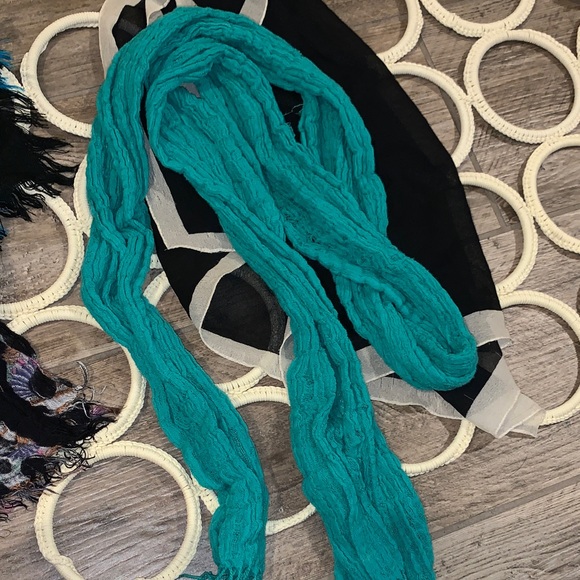 Assorted Patterned Scarves - Picture 12 of 12